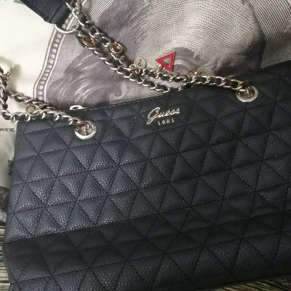 Guess Quilted Fleur Girlfriend Satchel / Purse - Picture 9 of 9